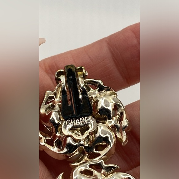 Charel Silver Tone White & Aurora Borealis MCM Clip On Earrings Vintage - Picture 5 of 6